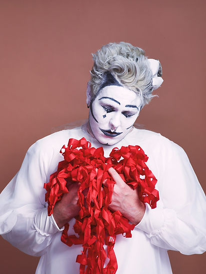 oberon white, i pierrot