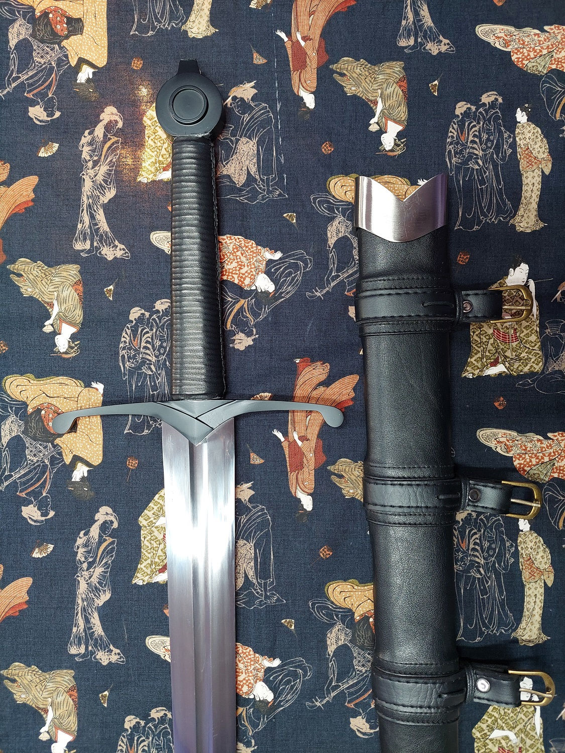 Medieval European Hand and Half Bastard Sword Through Tempered Spring Steel Live