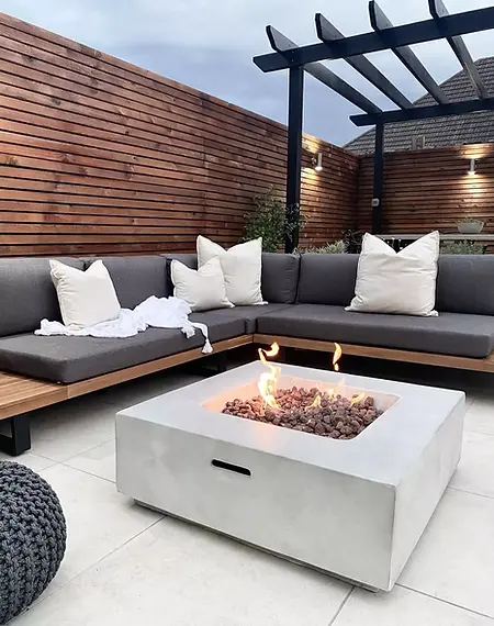 Create-a-Modern-fire-pit-with-Concrete.webp