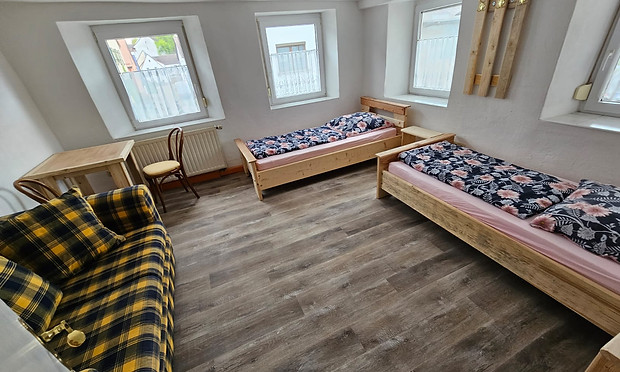 Schlafzimmer unten mit Schlafsofa.jpeg