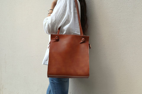 KNOTS SHOULDER BAG