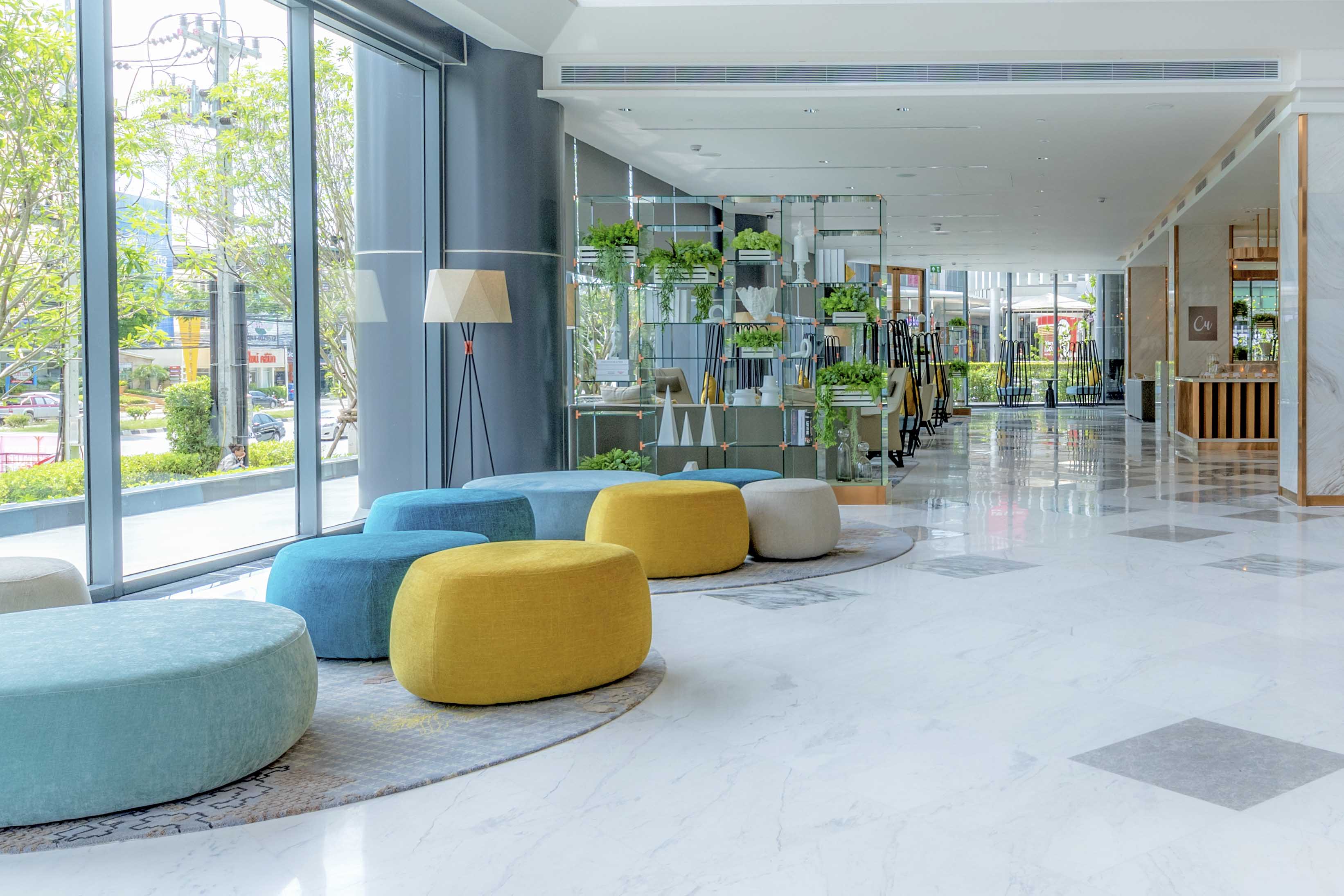 Holiday Inn & Suite City Rayong Lobb