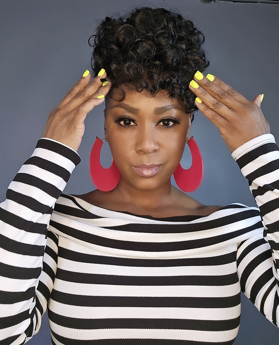 Thumbnail: WHY NOT Resin Hoop Earrings - PUNCH