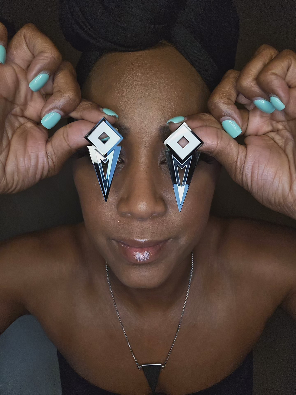 Thumbnail: MY REFLECTION Arrow Earrings & Necklace Set - SMALL