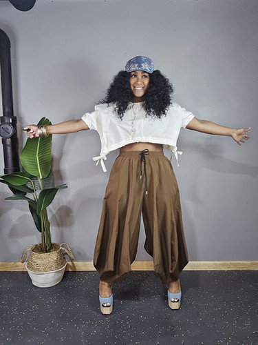 PETALS Cropped Balloon Pants - BROWN | The SB Brand