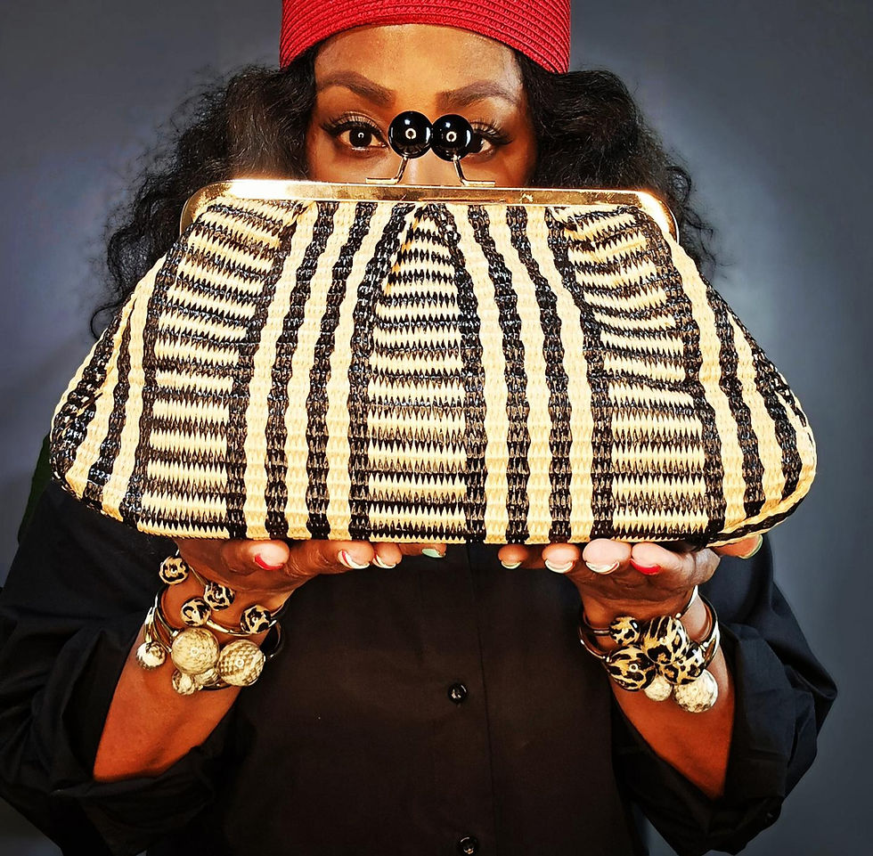 Thumbnail: OREO RAFFIA Snap Kisslock Clutch Purse