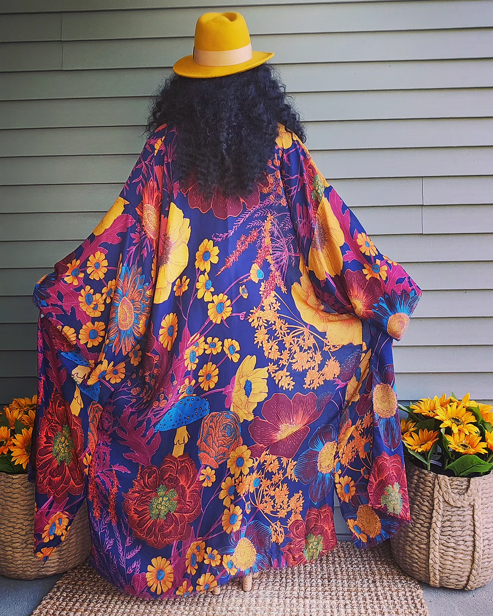 Thumbnail: FALLING FLORALS Kimono - BERRY