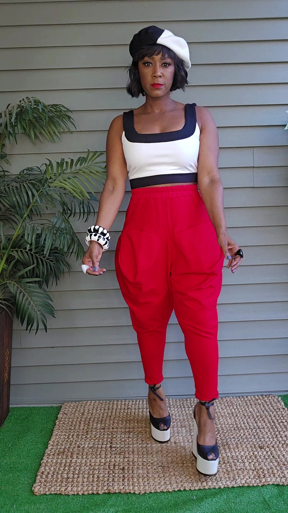 Thumbnail: IN THE POCKET - High Waist Jogger Pants - RED