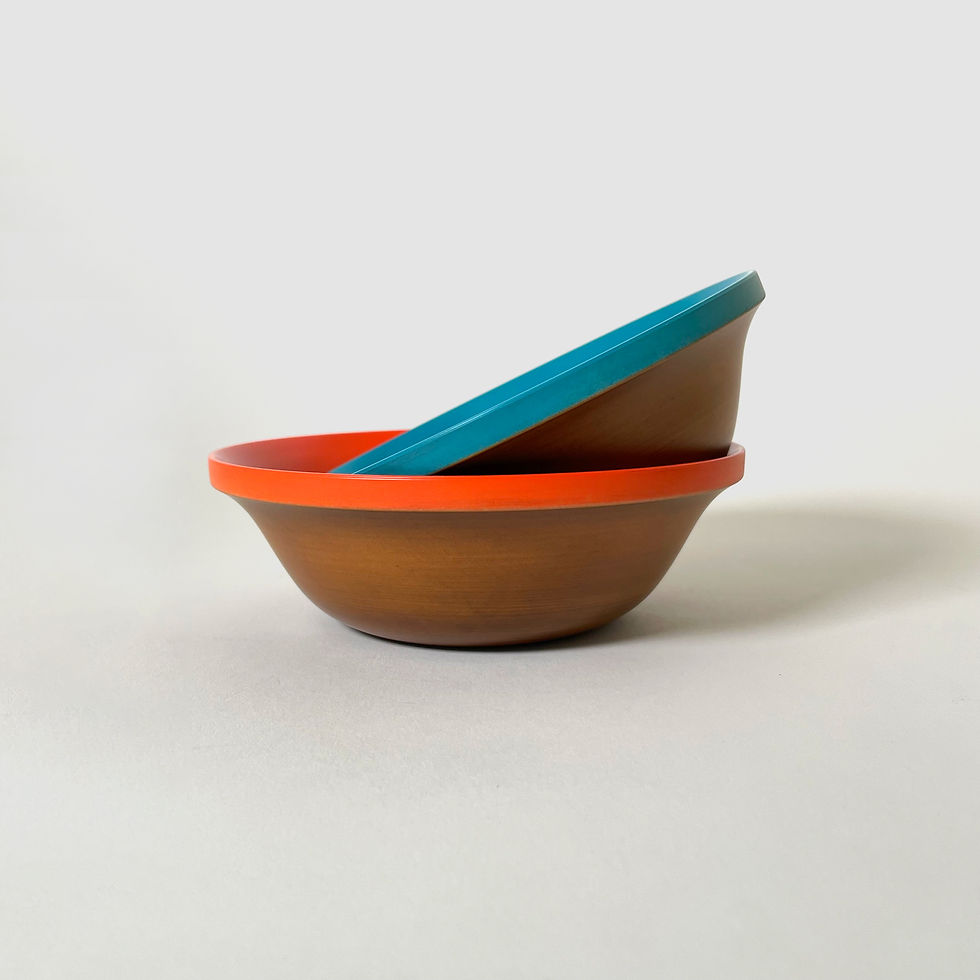 サムネイル： サステナブルな再生プラスチック素材を使ったボウル皿。軽量なのでキャンプやアウトドアに最適です。食器洗い乾燥機（食洗機）、食器乾燥機、電子レンジ対応。