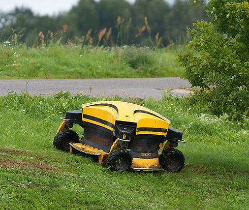 Remote-control-mower-courses_edited.jpg