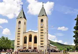 Saint_James_Church_(St._Jakov)_Medjugorje_-_Hotel_Pansion_Porta_-_Bosnia_Herzegovina_-_Cre