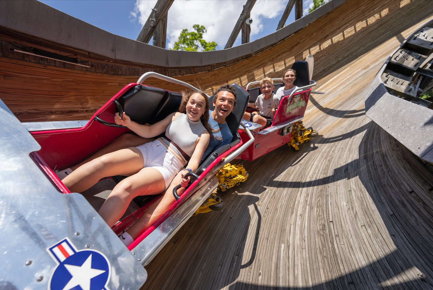 Knobels Flying Turns On attraction shoot.webp