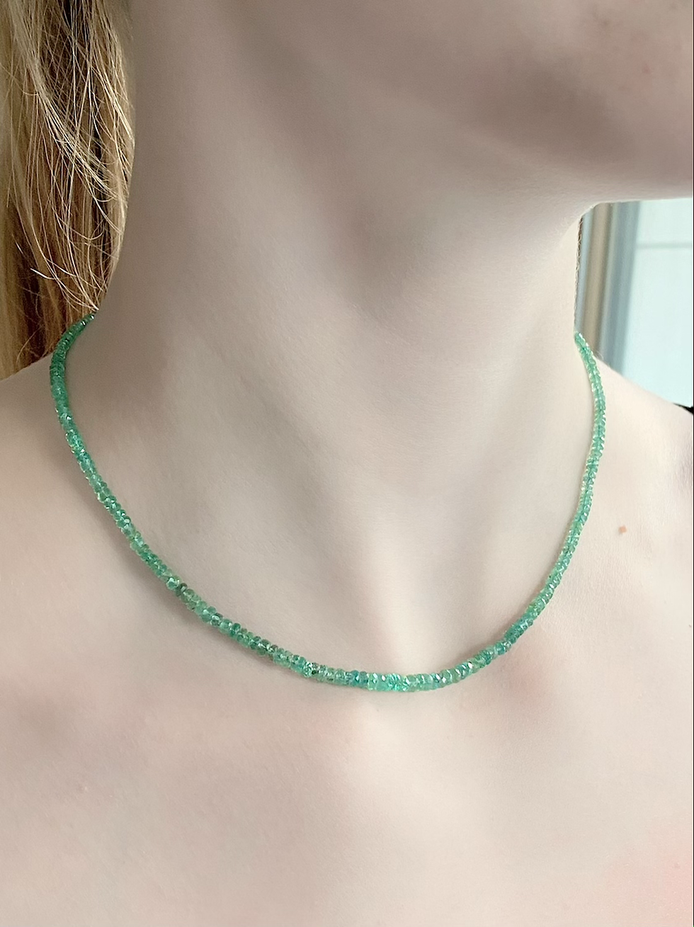 Thumbnail: Collier Perles Emeraudes 