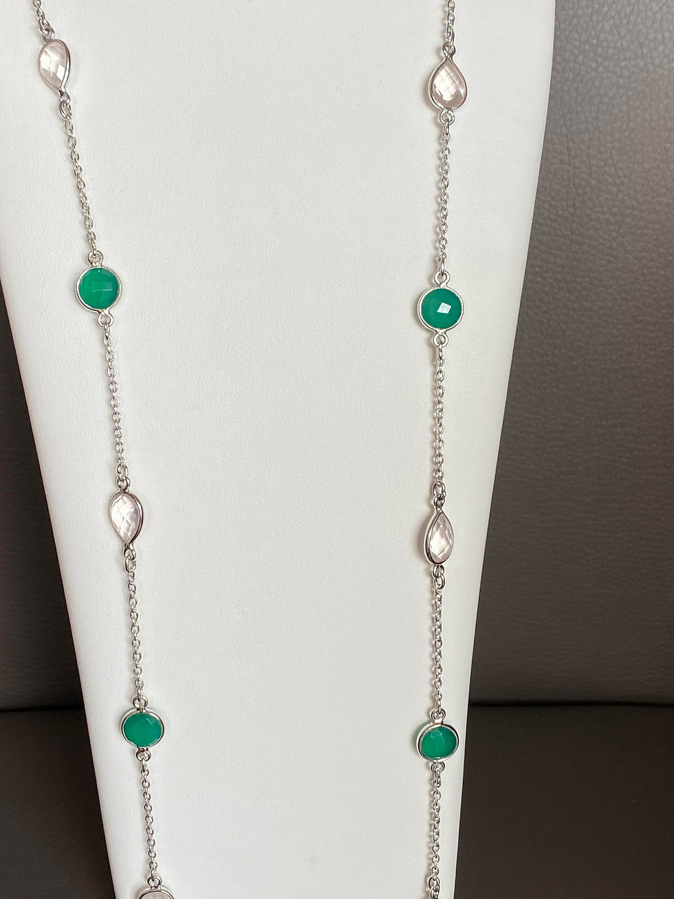 Thumbnail: Sautoir  Quartz rose Calcédoine verte