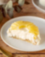 Découpe savarins charlotte cheesecake ananas