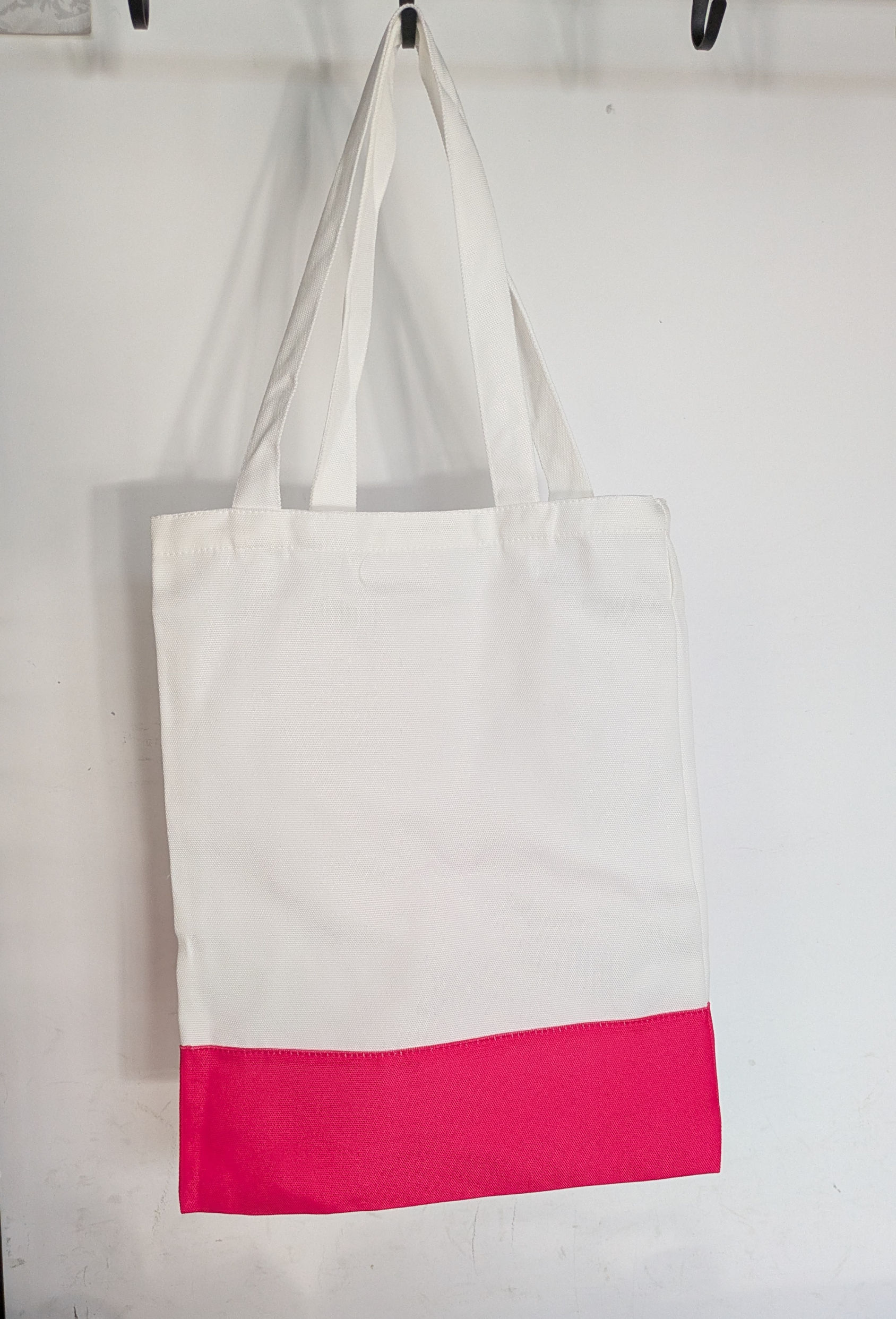 תיק קנבס עם ורוד פוקסיה בתחתית