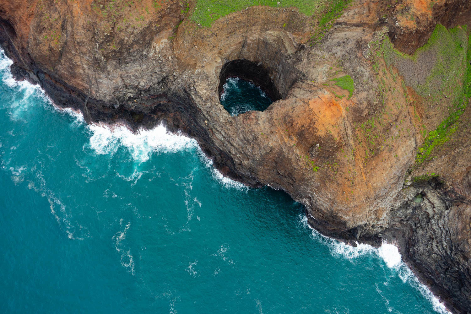 The Face of The Face of Nā Pali by Lonely Landscape - Thomas Junkermann