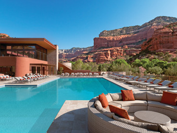 5 of America's Most Insane Hotel Pools