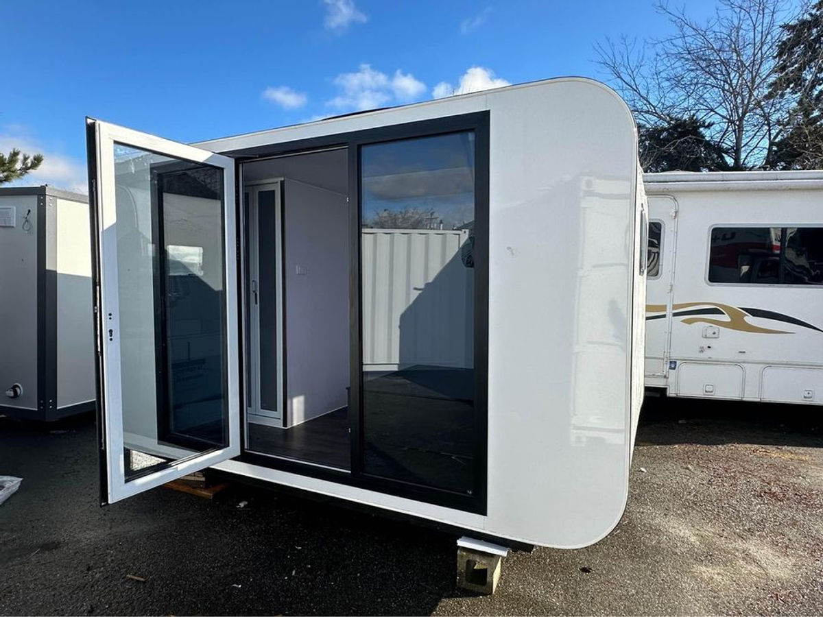 Prefab Tiny Cube with Washroom 13ft - Experience Modern Living with the Bastone — view 3
