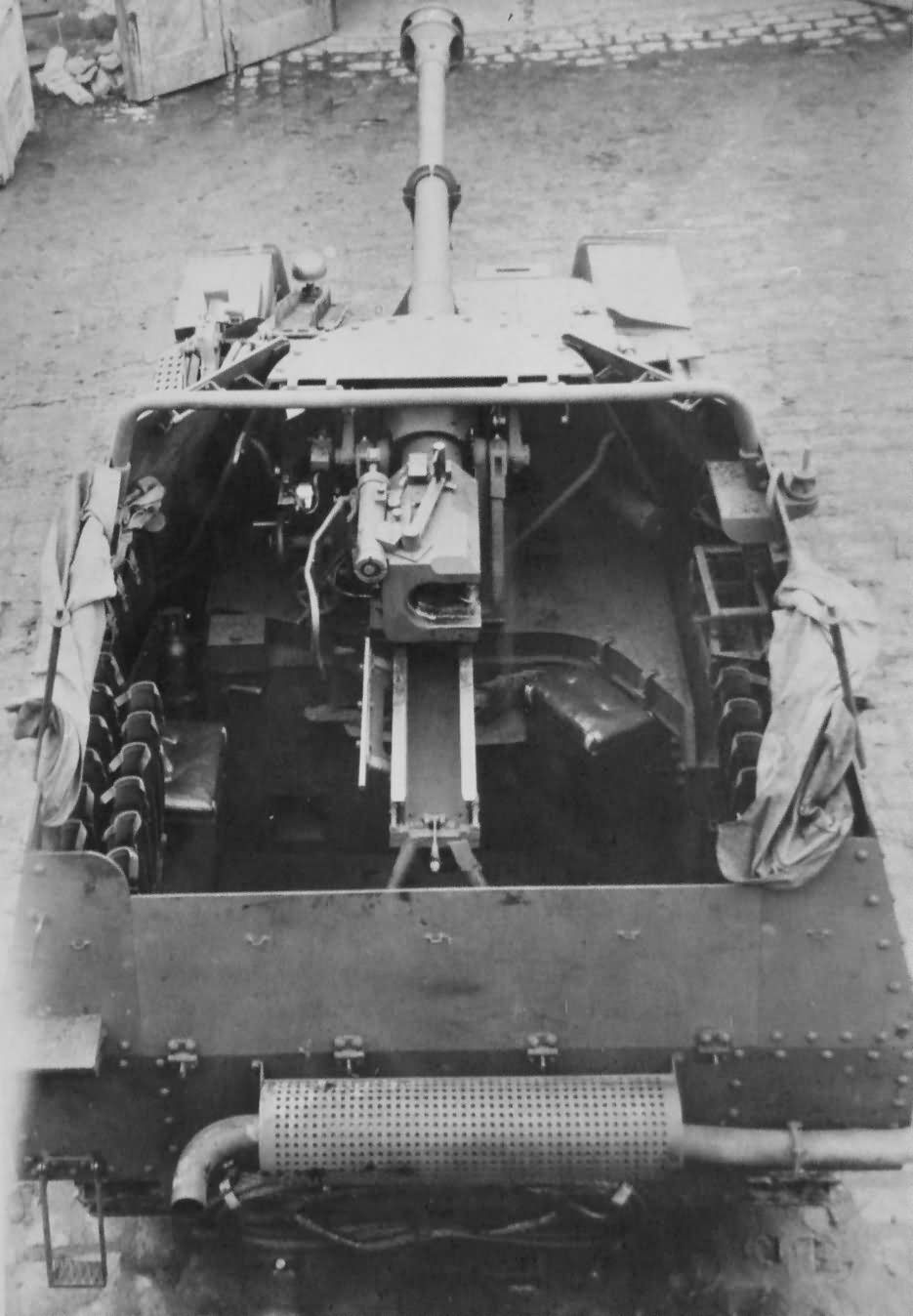 Marder_III_Ausf_M_interior.jpg