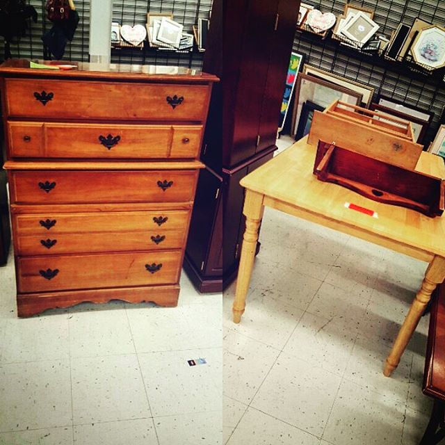 It took everything in me NOT to buy these two pieces when I was thrifting yesterday lol! I could've