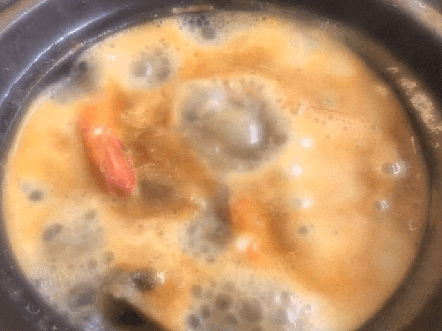 (Prawn Mee) One Prawn 5.GIF