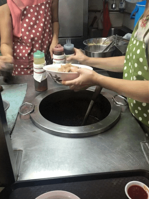 (Beef Noodle) - Hua Heng 2.GIF