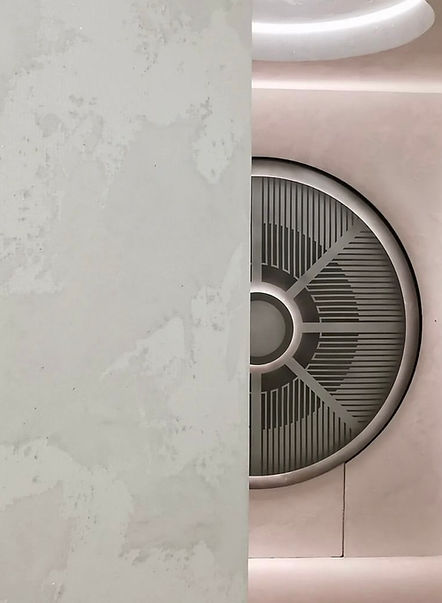 Porta Caveau semiaperta, vista laterale.