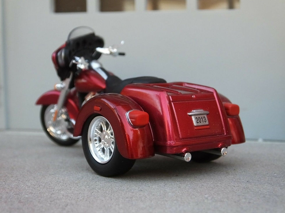 Thumbnail: Harley-Davidson 2013 Trike Motorcycle 1/24 Scale G Scale Diorama Accessory Item