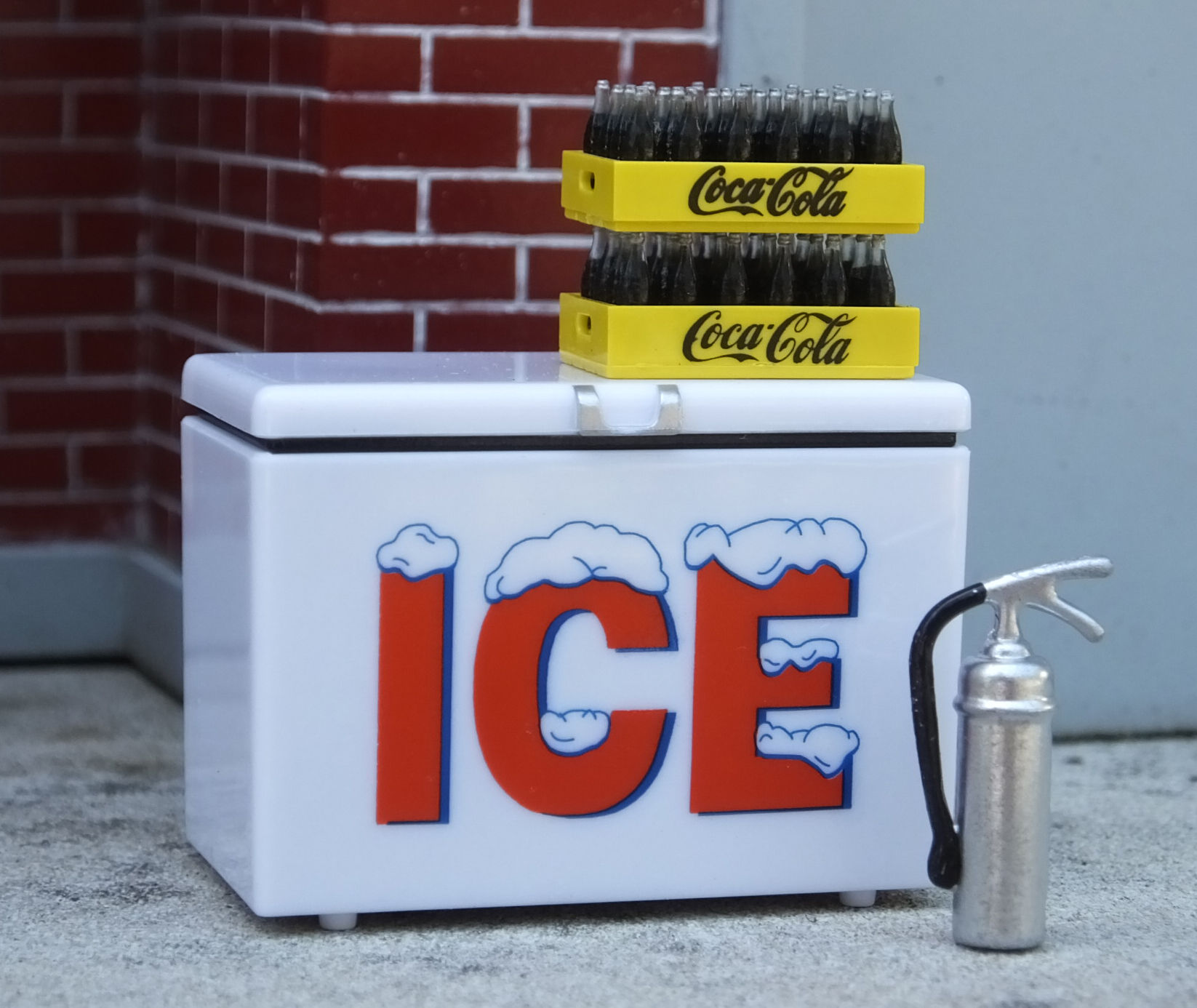 Premium 4 Pc Ice Chest Miniature Set 1/25 Scale G Scale Diorama Accessory Items