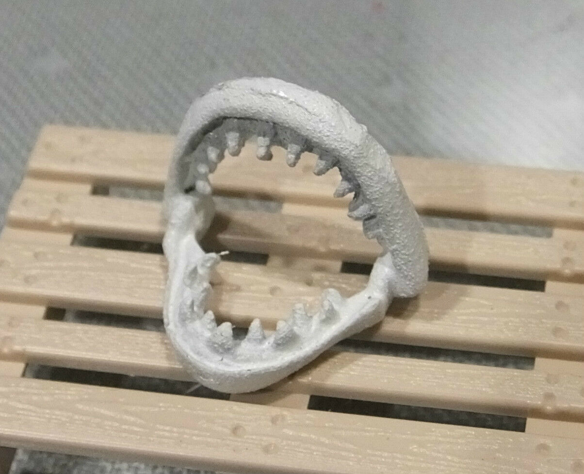 Shark Jaw Miniature on Half Skid 1/24 Scale G Scale