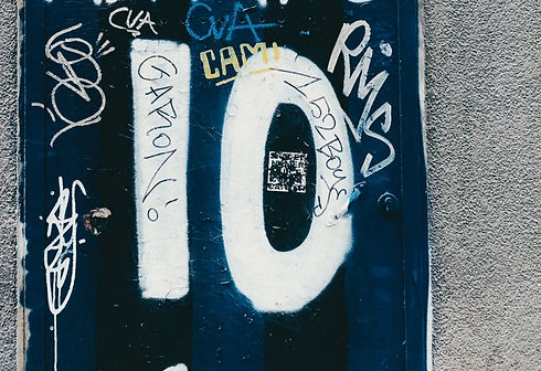 Number 10 representing 10 hours of language a week