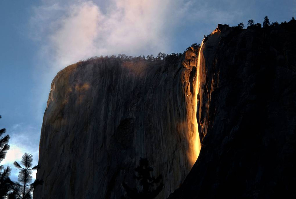 Photo of Yosemite's Firefall - A waterfall that looks like fire