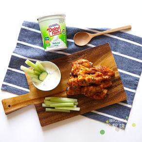 霹靂烤雞翼配青瓜乳酪醬 Peri Peri Wings with Cucumber Yoghurt Sauce