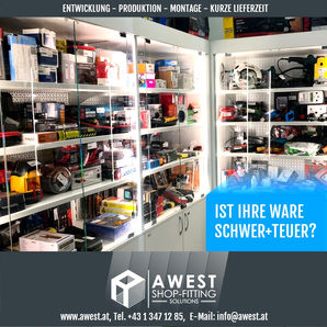 Vitrinen mit Lamellen- und Lochblechwand