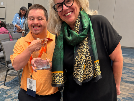 Heart Theatre Board President Amy Van Bergen Receives National Sig Pueschel Legacy of Service Award