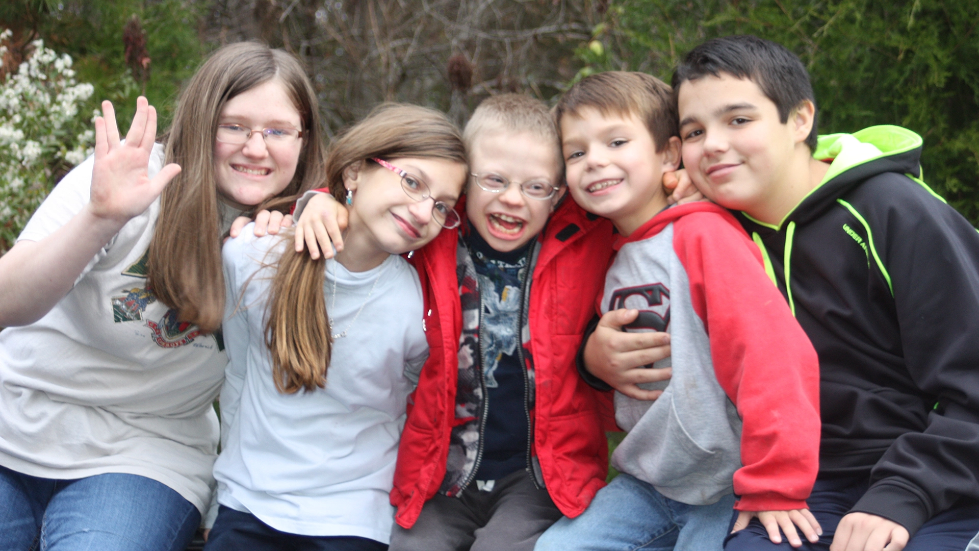 childwdownsyndrome in group.webp