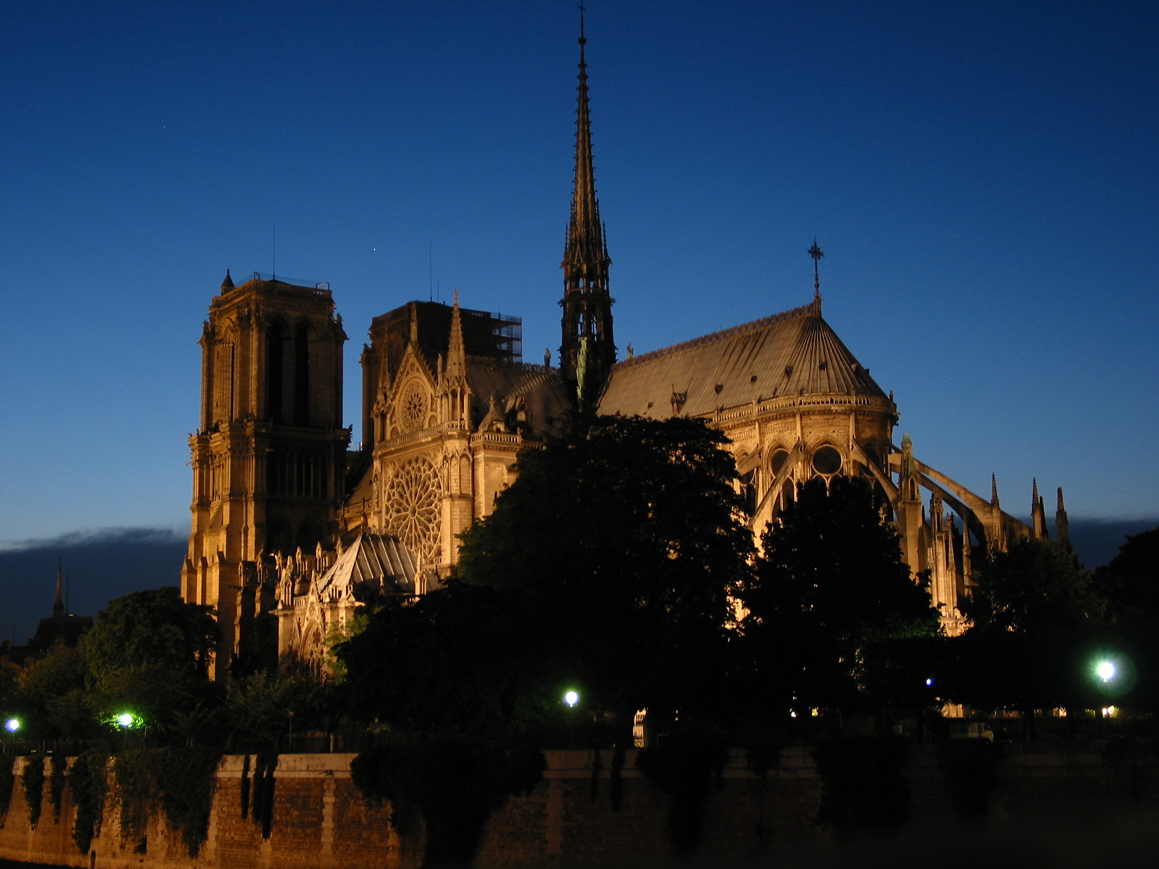 2002 notre dame Paris France