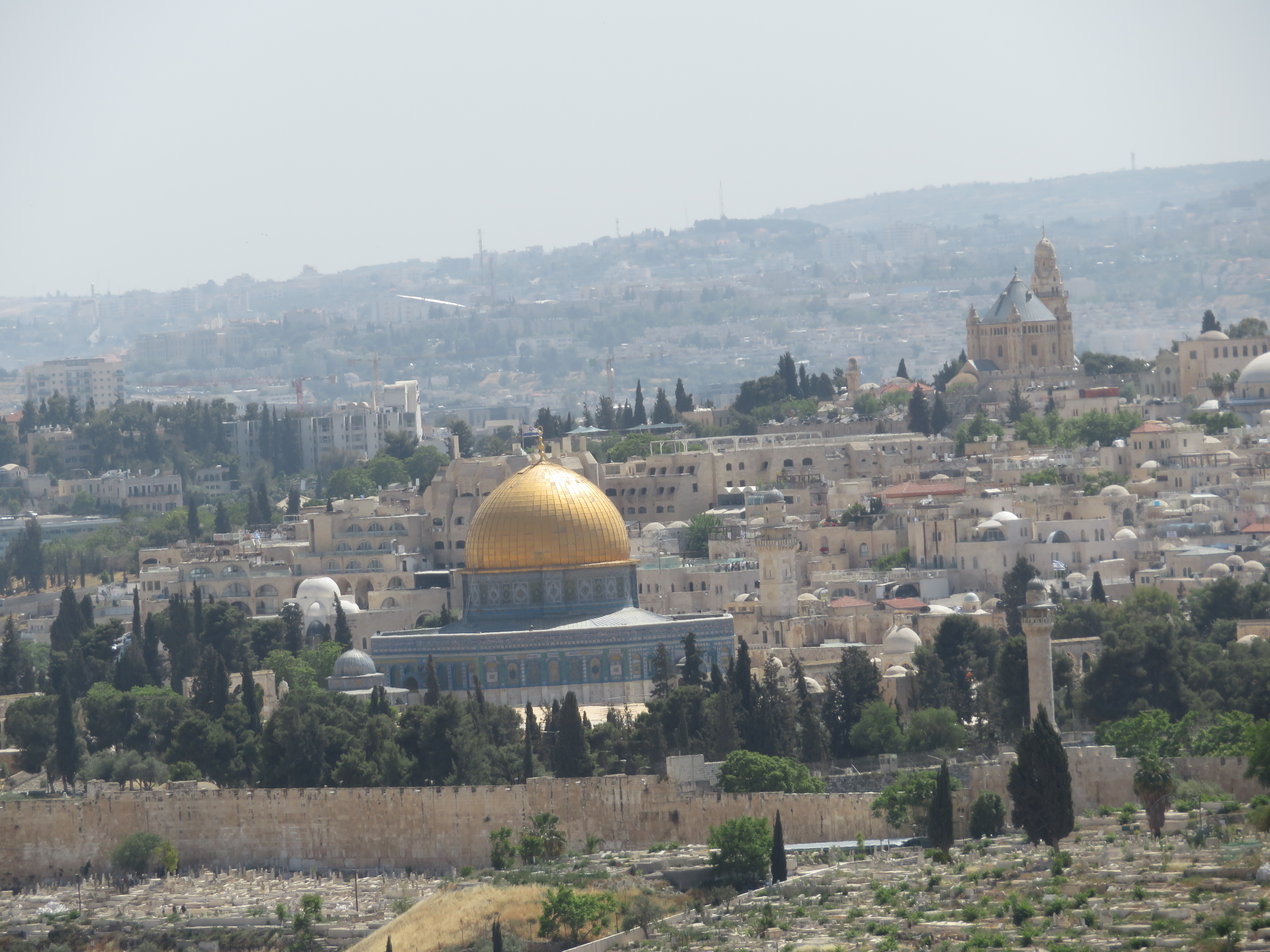 Jerusalem from Mt of Olives. Dome of the Rock mosque built in 7th century. 2017-05-08 235