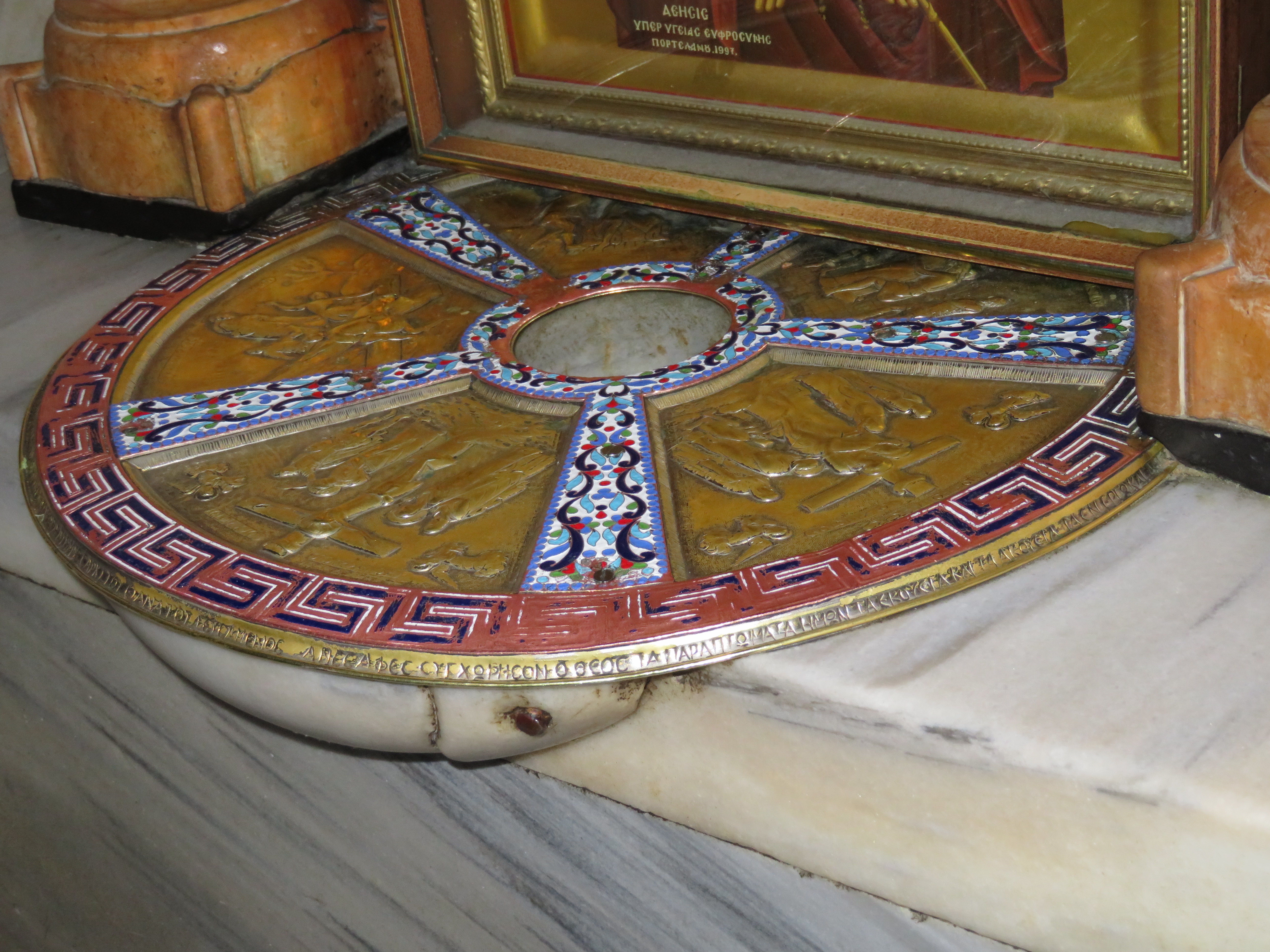Jerusalem Church of the Holy Sepulcher. The spot where Jesus was cruicified. best 2017-05-08 344