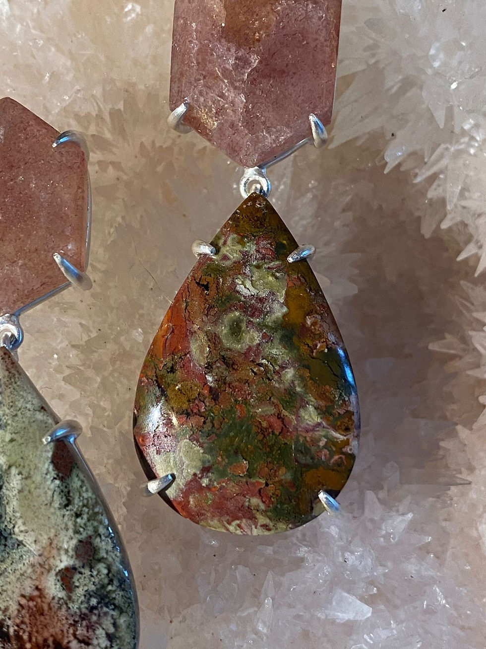 Thumbnail: Strawberry Quartz & Moss Agate Earring