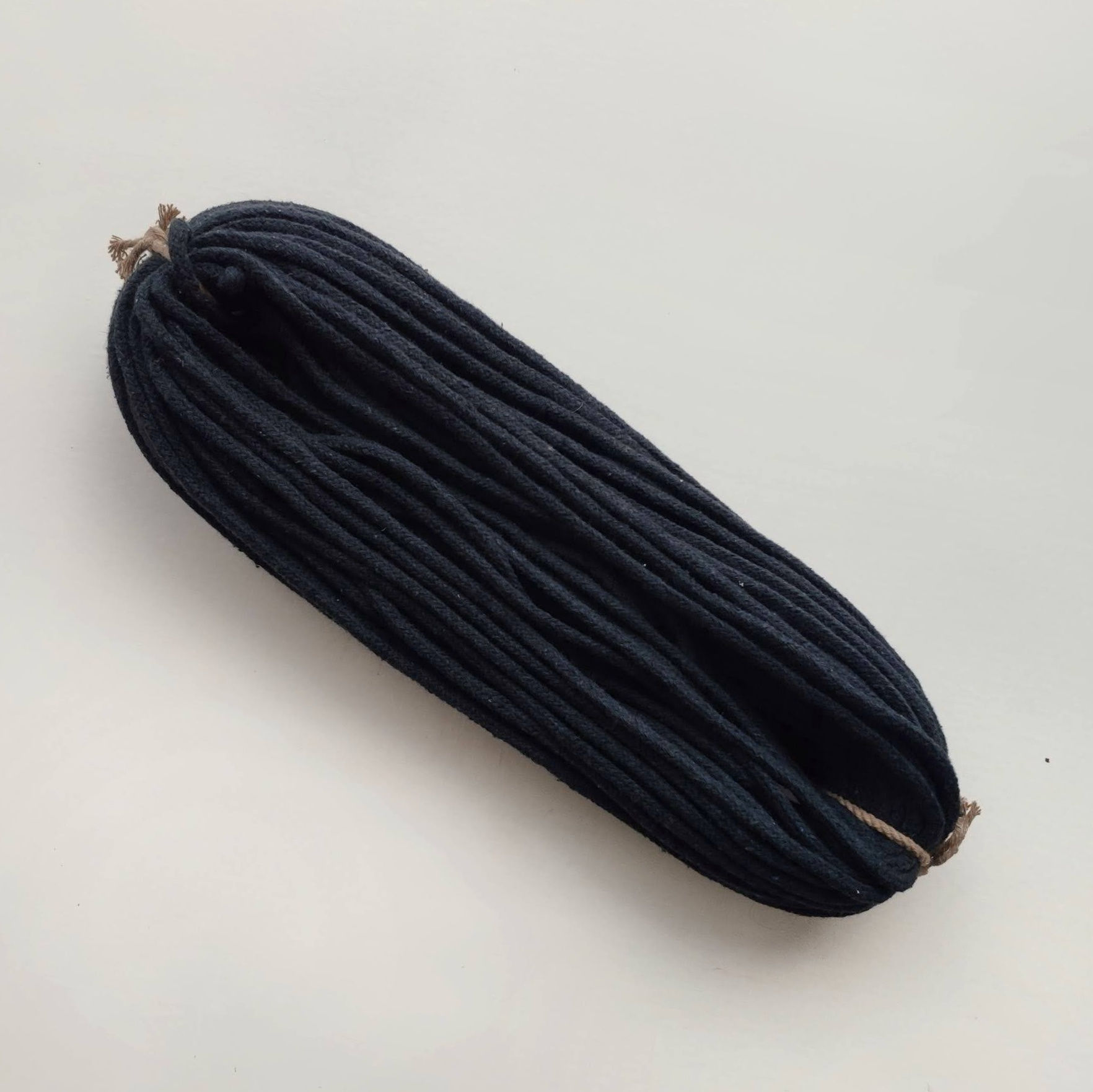 Cordão de algodão trançado 5mm (com alma) - 50 metros - Preto