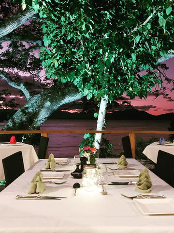 Al fresco dining at Sau Bay