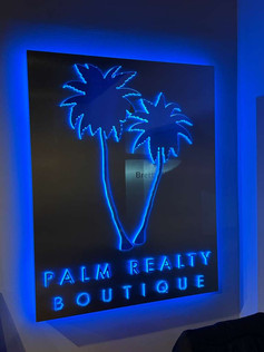 A heartfelt look at how a Manhattan Beach holiday tradition became part of 2 End The Stigma’s mission, honoring Scott and uplifting community healing and hope.