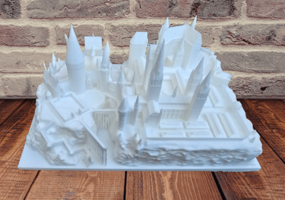Thumbnail: 3D Printed Hogwarts Castle Paintable