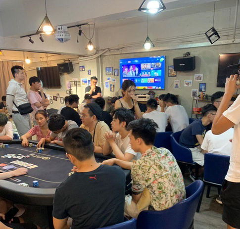 Live Poker MTT