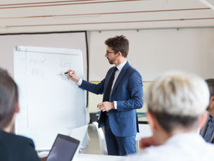How Professional Advisors Simplify Setting Up a New Company in India