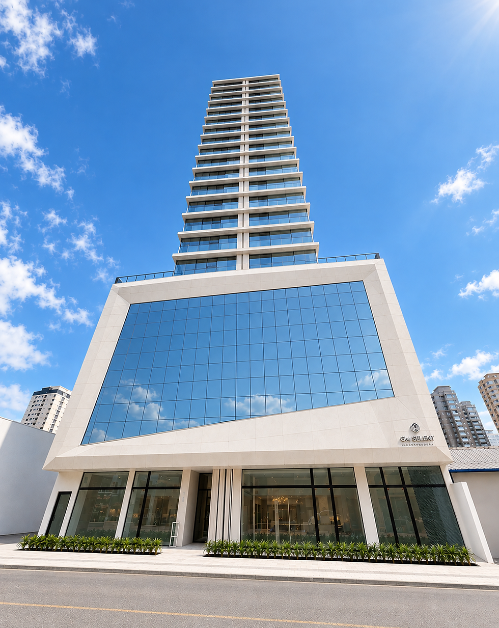 Foto vertical de fachada de prédio moderno de alto padrão, céu claro ao fundo, cores neutras, foco na imponência do edifício, proporção vertical (portrait).