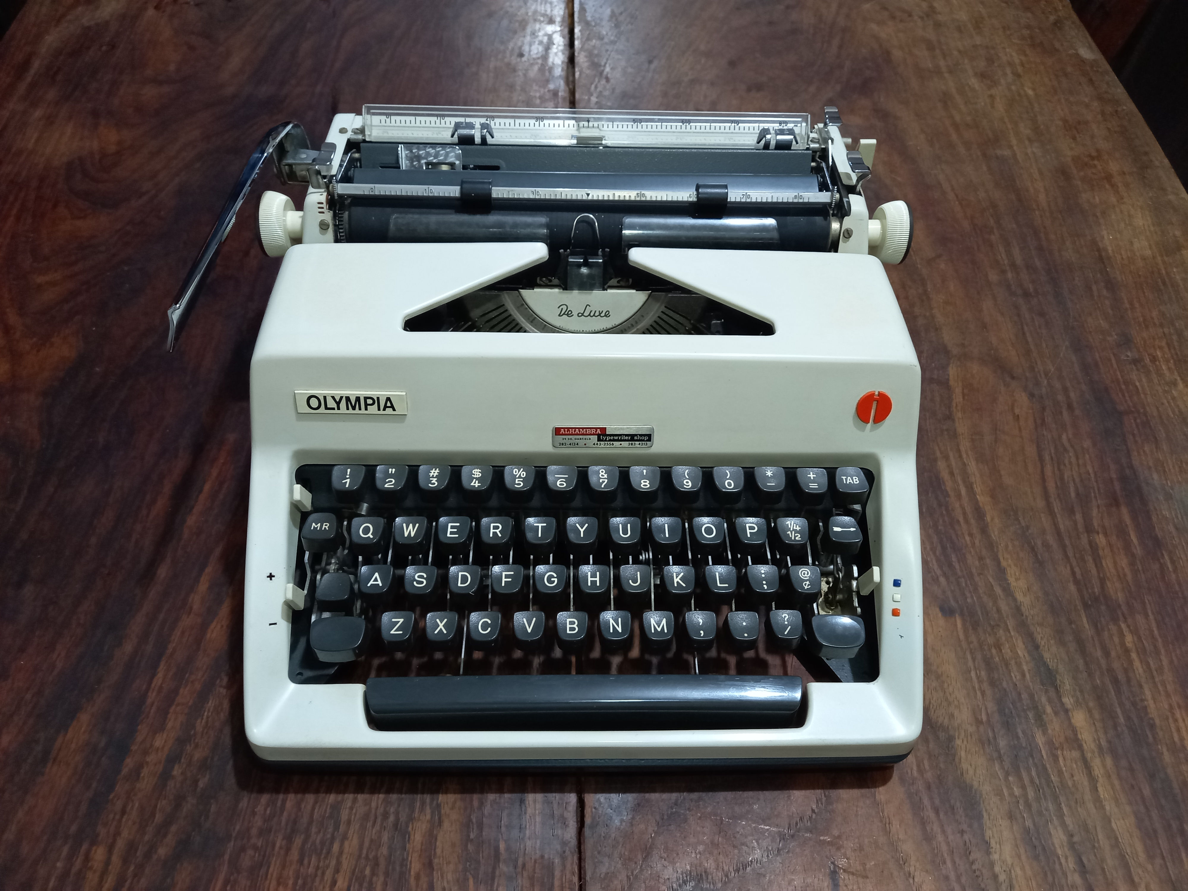 Olympia SM9 (1970) Typewriter