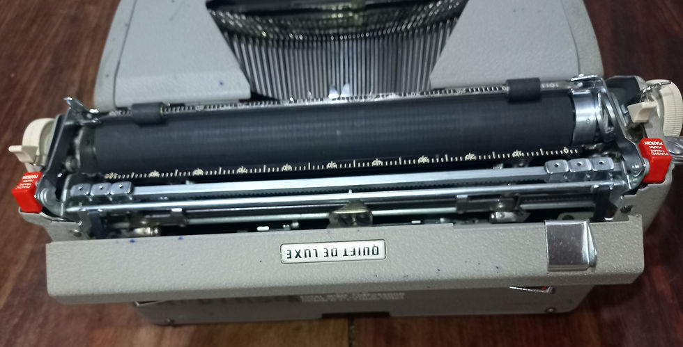 Thumbnail: Royal Quiet De Luxe (1956) Typewriter